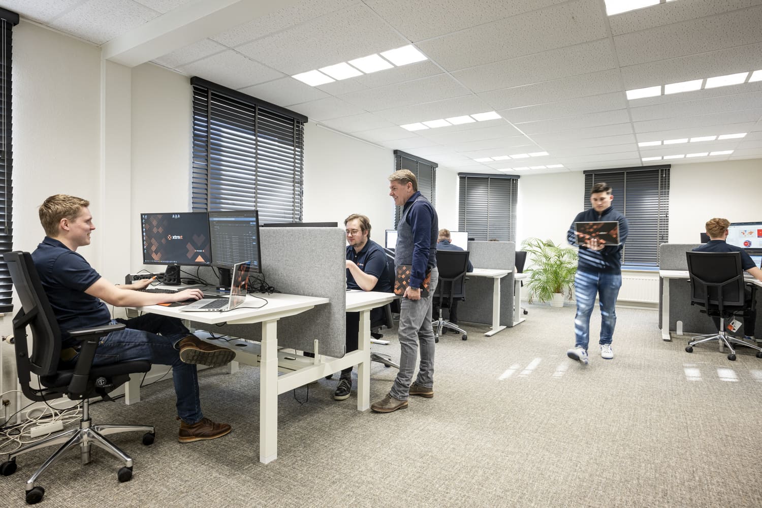 kantoor met personeel xtrn-it